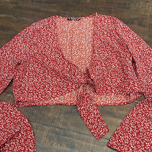 ⭐️Bohemian Tie Top By SHEIN - Picture 3 of 3